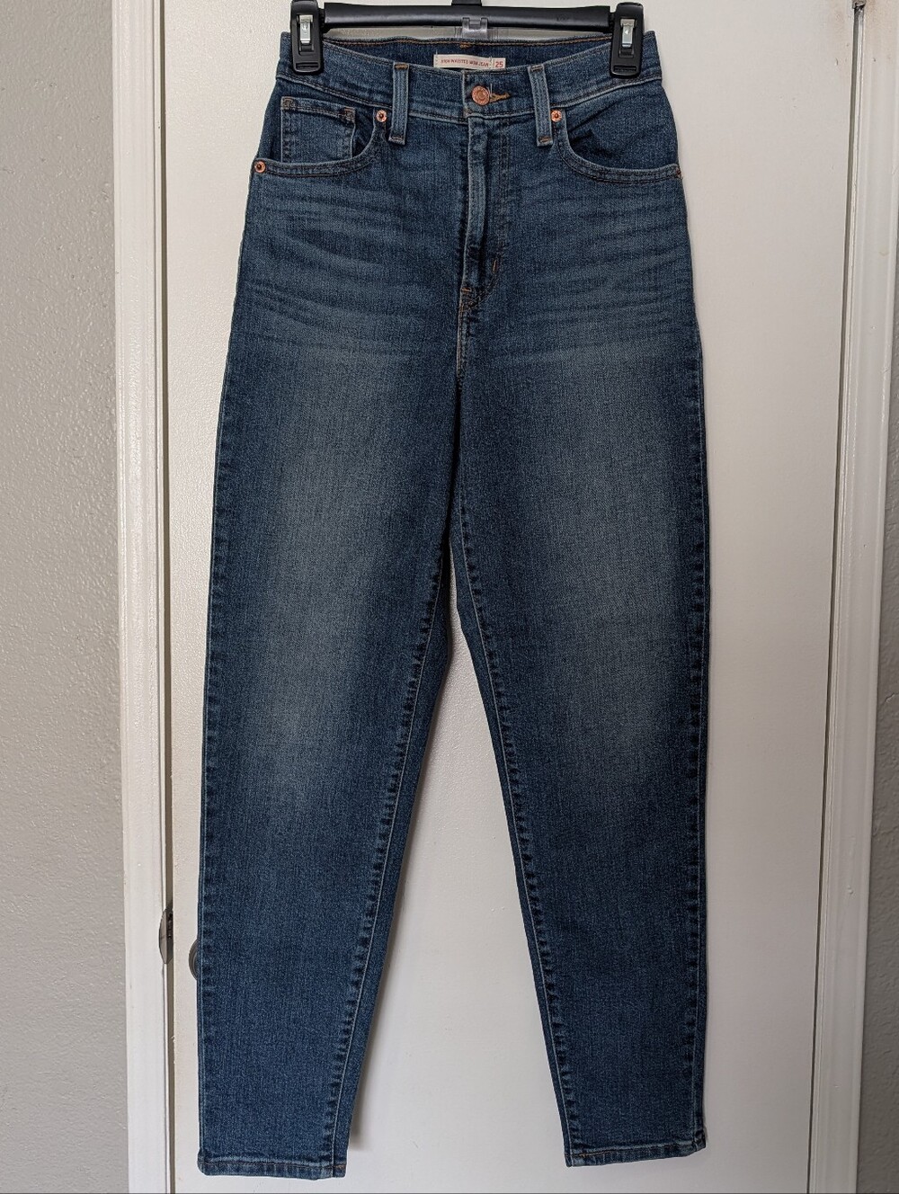 High-Waisted Mom Women's Levi's Jeans 25